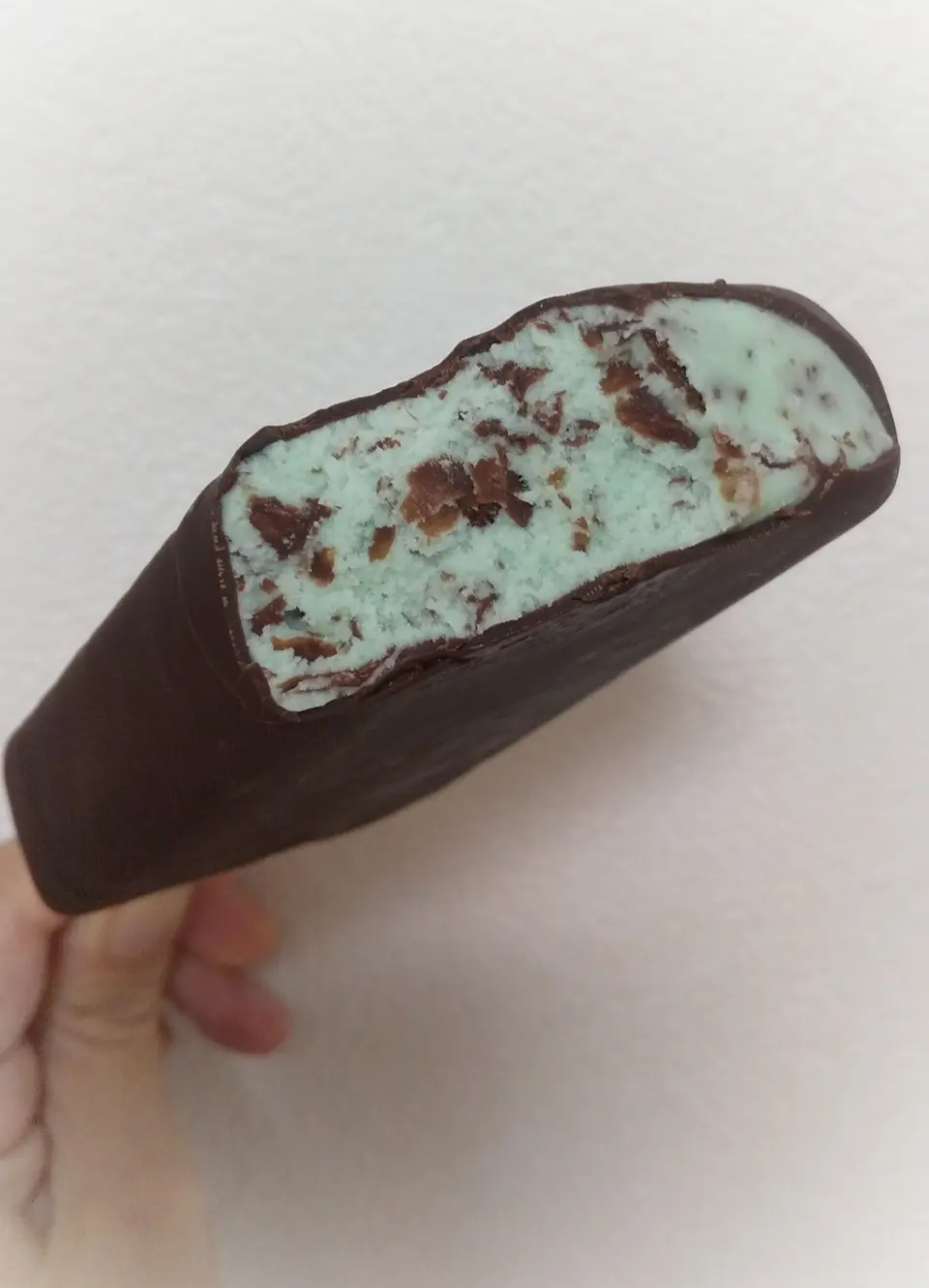 【セブンアイス】CHOCOLATE BARシリーズのアイス二種類を食べ比べ!_7