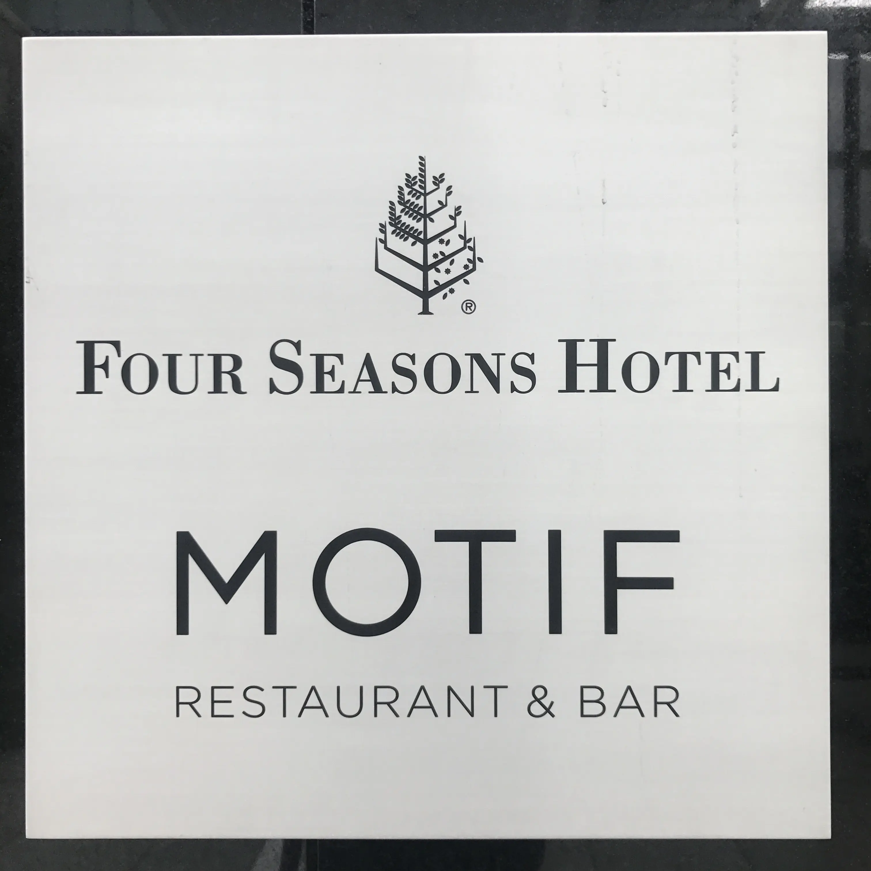 《MOTIF RESTAURANT & BAR @フォーシーズンズホテル丸の内》の贅沢ランチ&デザートビュッフェ♡_1