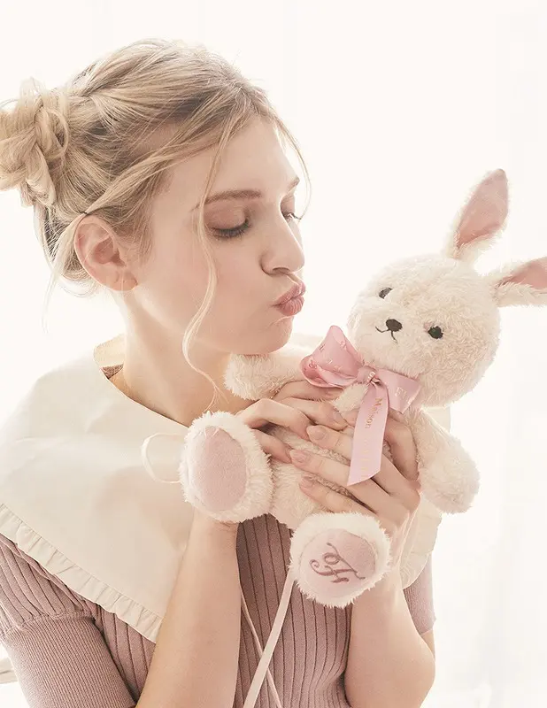 『メゾンドフルール』ノベルティのうさぎのぬいぐるみの写真