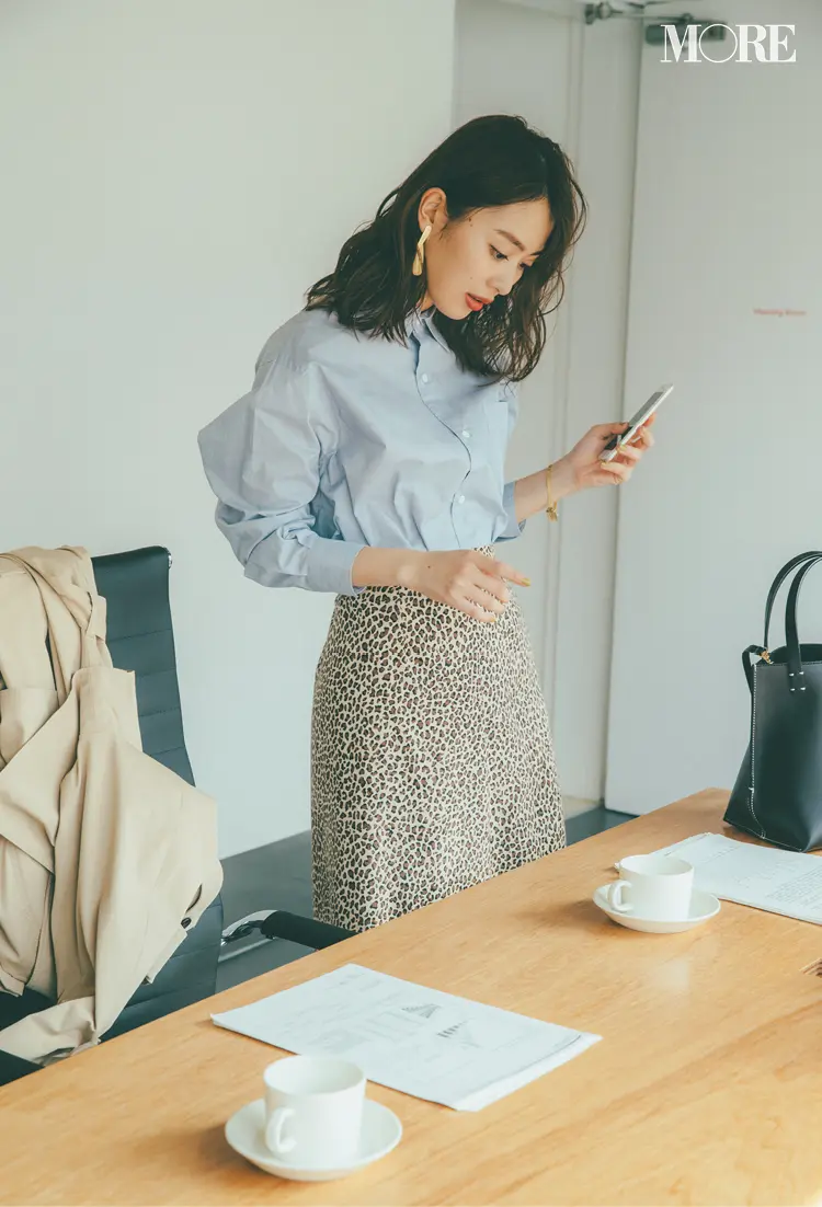 ベージュコーデ特集(20代後半女子向け)- 春におすすめのワンピースやスカート、靴などのコーディネートまとめ_12