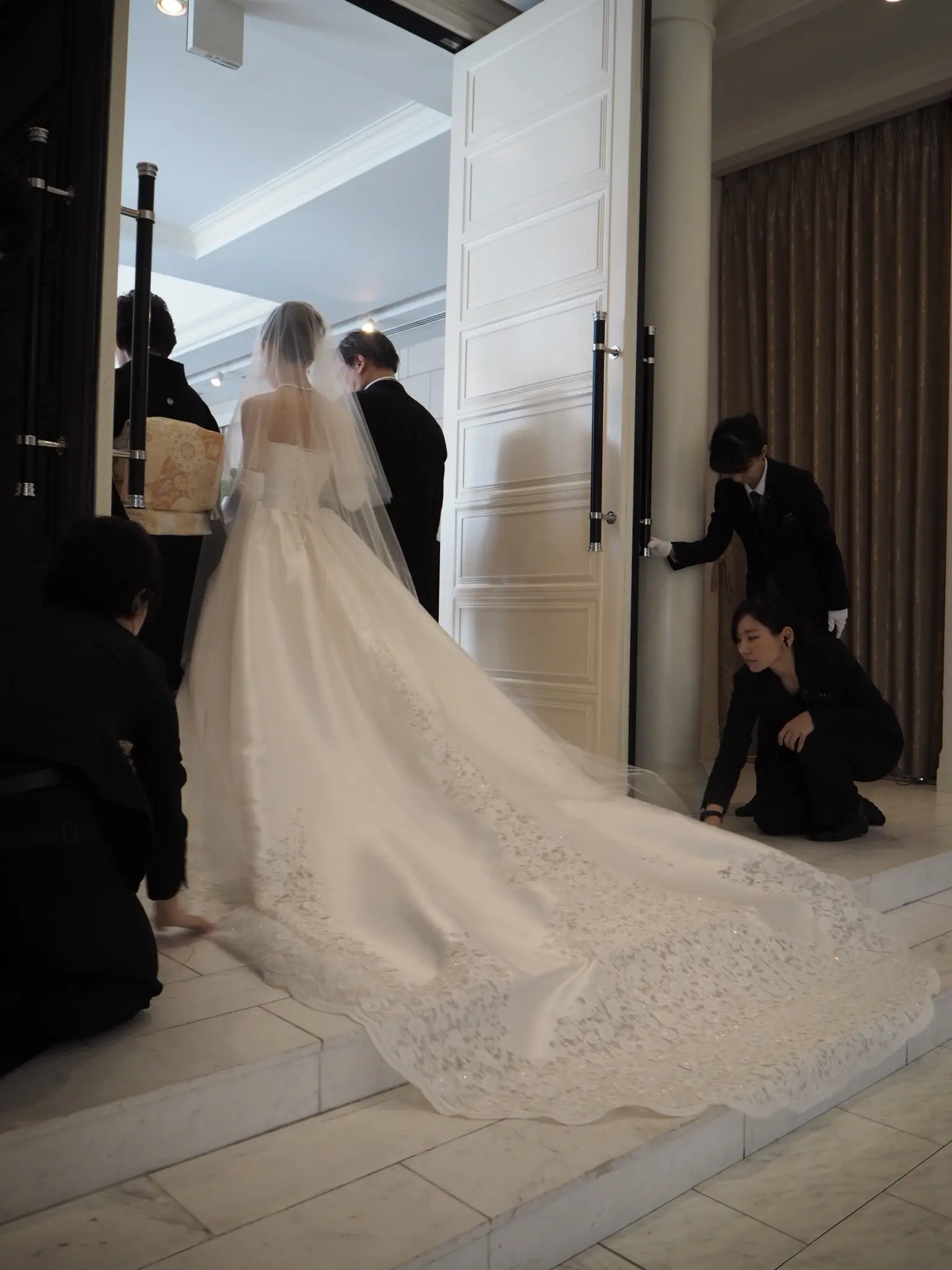 moco婚③▶︎オリジナルバージンロードで世界に一つだけの挙式に♡_4
