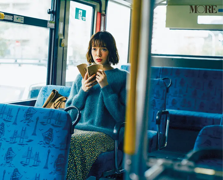 「顔映えニットで不意打ちトキメキにも対応」佐藤栞里主演【冬から春へ。手持ち服9着から始める着回し】9日目_1