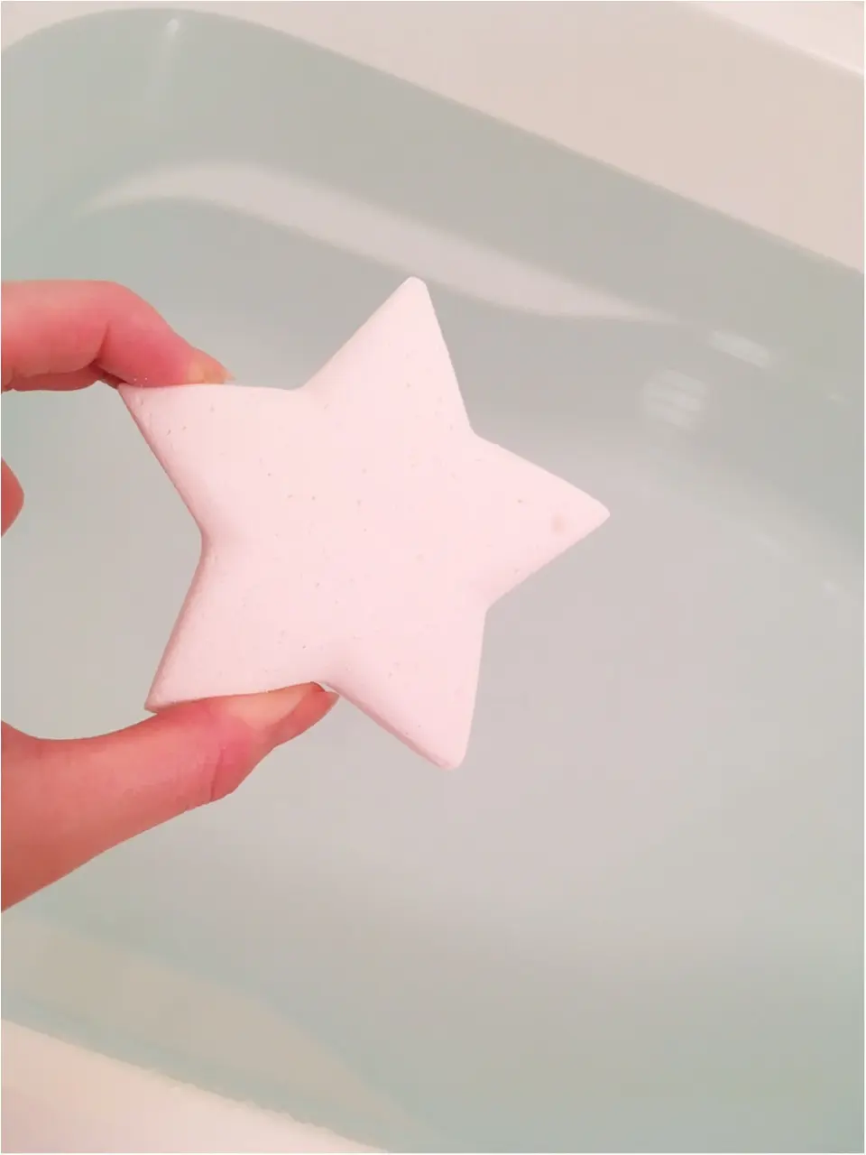 バスルームに現れた夜空やペンギン…♡【LUSH】の限定バスボムでクリスマス気分を盛り上げよう♡_2