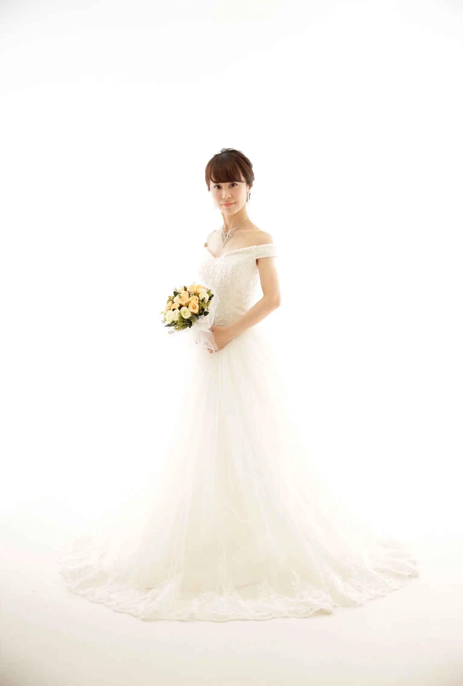 一生に一度のウェディングドレス♡前撮りや結婚式をされる方にオススメのドレス♡_2
