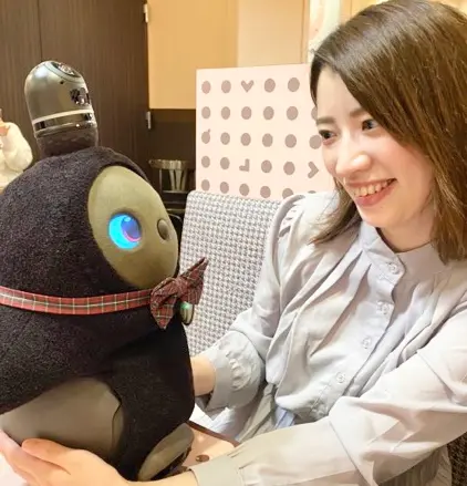 ドラマで話題沸騰!LOVOT(ラボット)と触れ合えるカフェがラゾーナ川崎に誕生♡_4