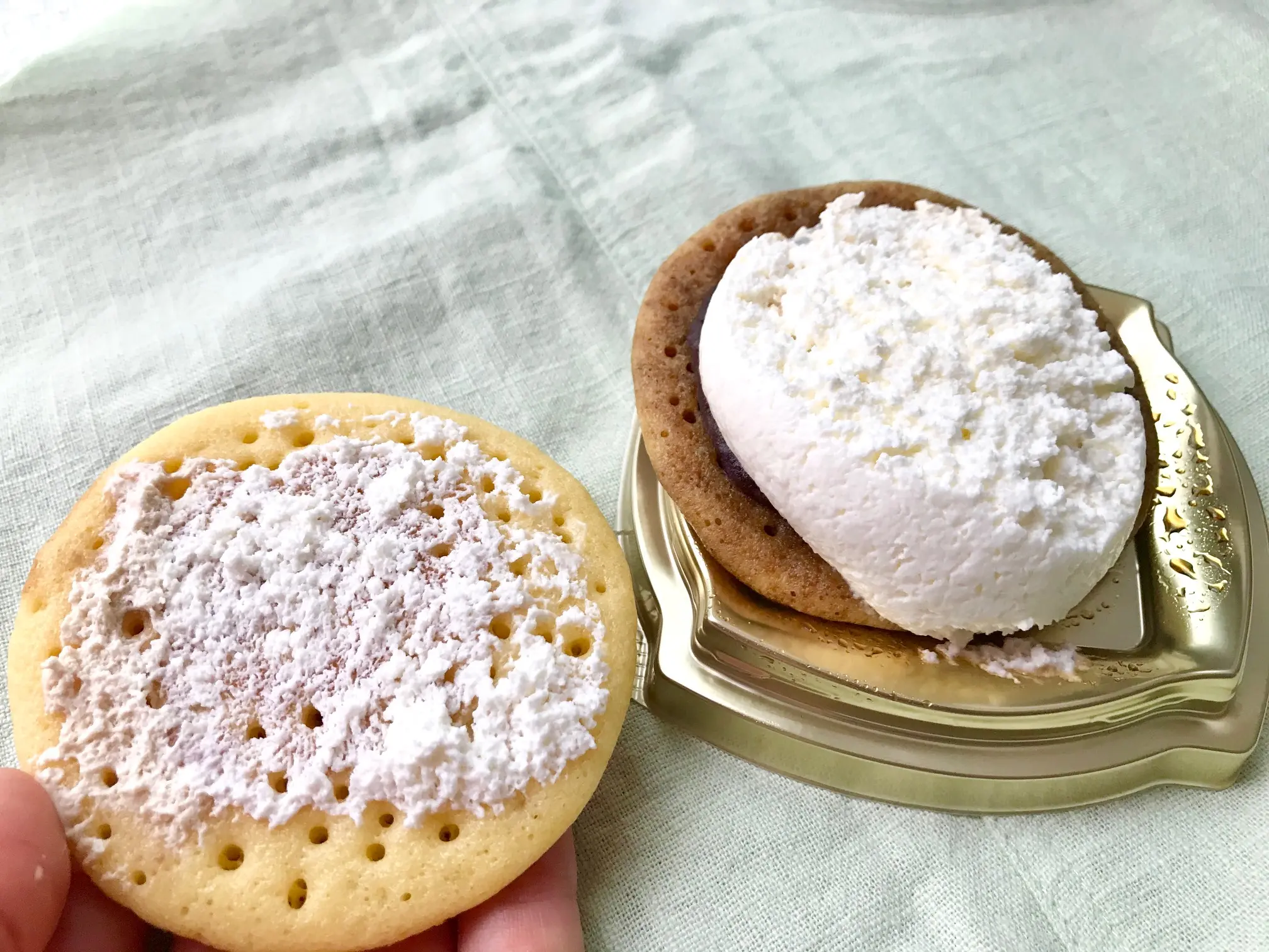 ファミマの「黒みつしみうま生どら焼」がおいしすぎる件。老舗和菓子屋『榮太樓總本鋪』監修の逸品【コンビニスイーツ新作、食べてみた！】_4