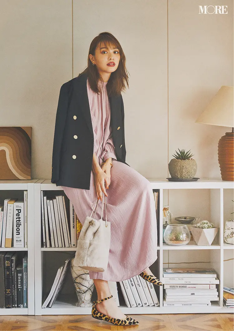 内田理央が「くすみきれい色」ワンピースにトライ! お招ばれやデートにもおすすめなんです_3