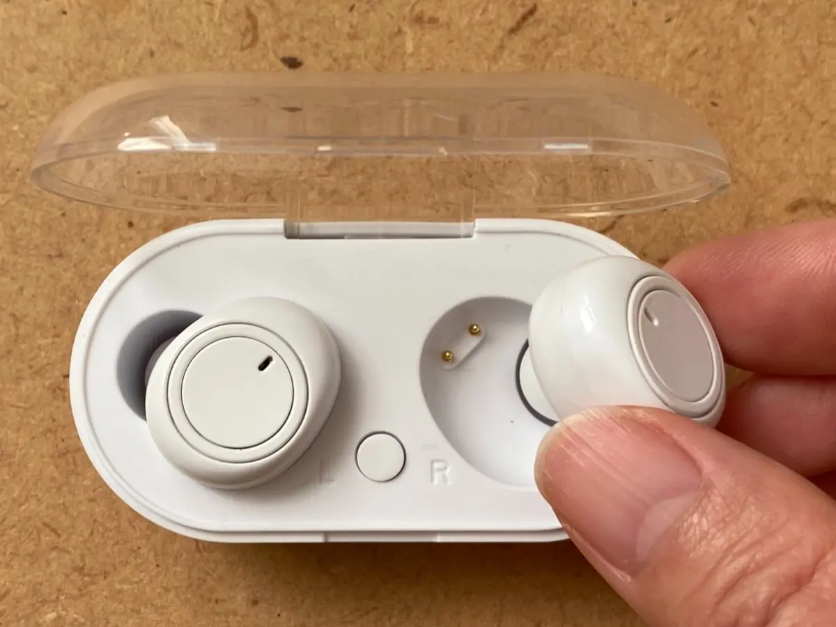 3COINS（スリーコインズ、スリコ）のワイヤレスステレオイヤホン改良版使ってみた