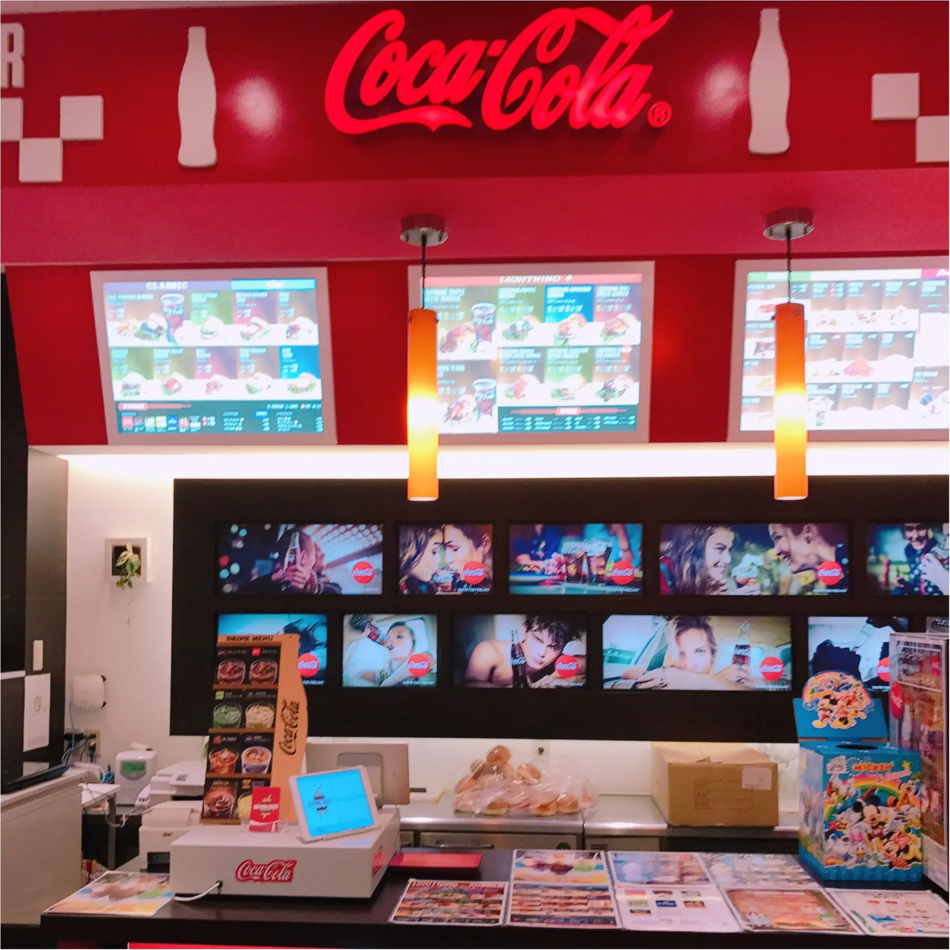 ★イケてるお店のイケてるハンバーガー!まるでテーマパークのフードコートな見た目の『LIGHTNING BURGER』★_4