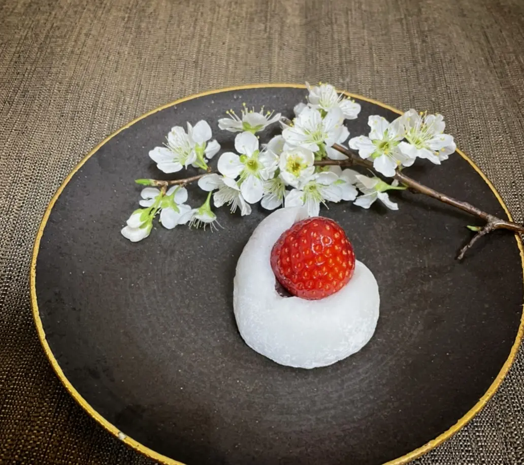 【おすすめいちごスイーツ】老舗゛紀の国屋゛の《いちご大福》と《桜餅》で春を味わう:*_1