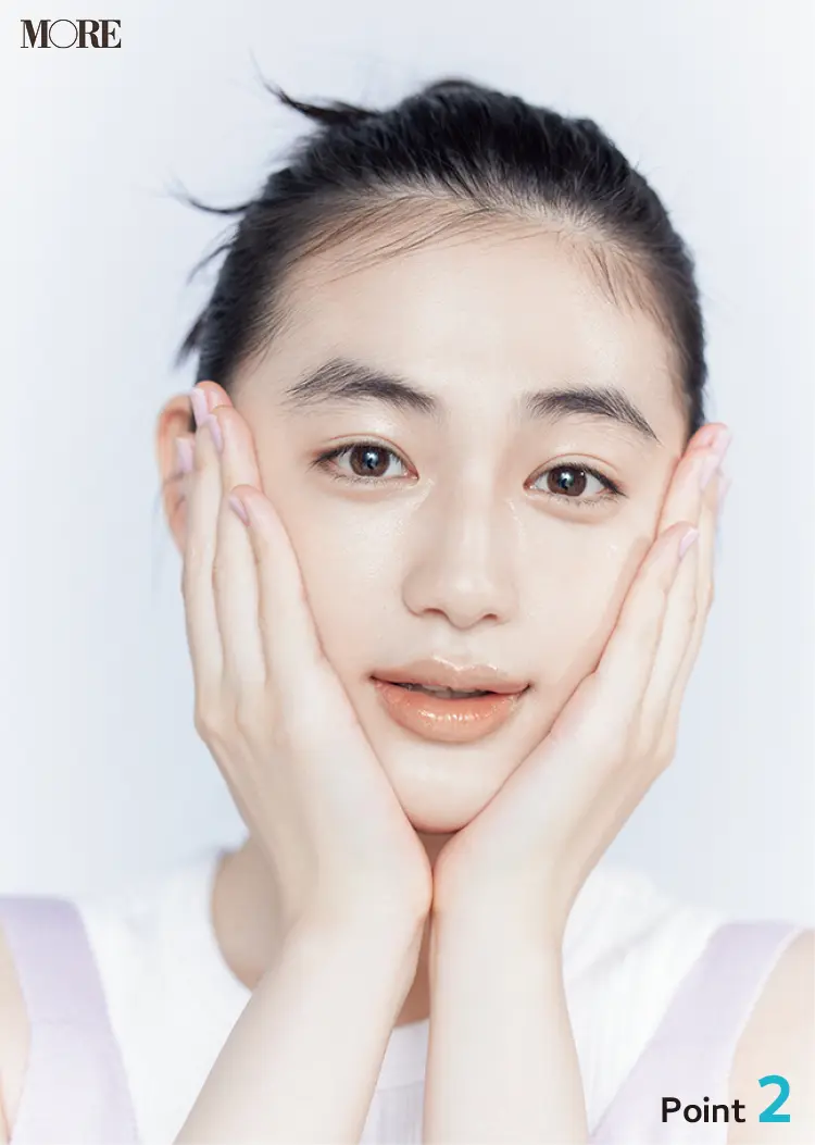 化粧水の正しいつけ方＜手のひらの場合＞２