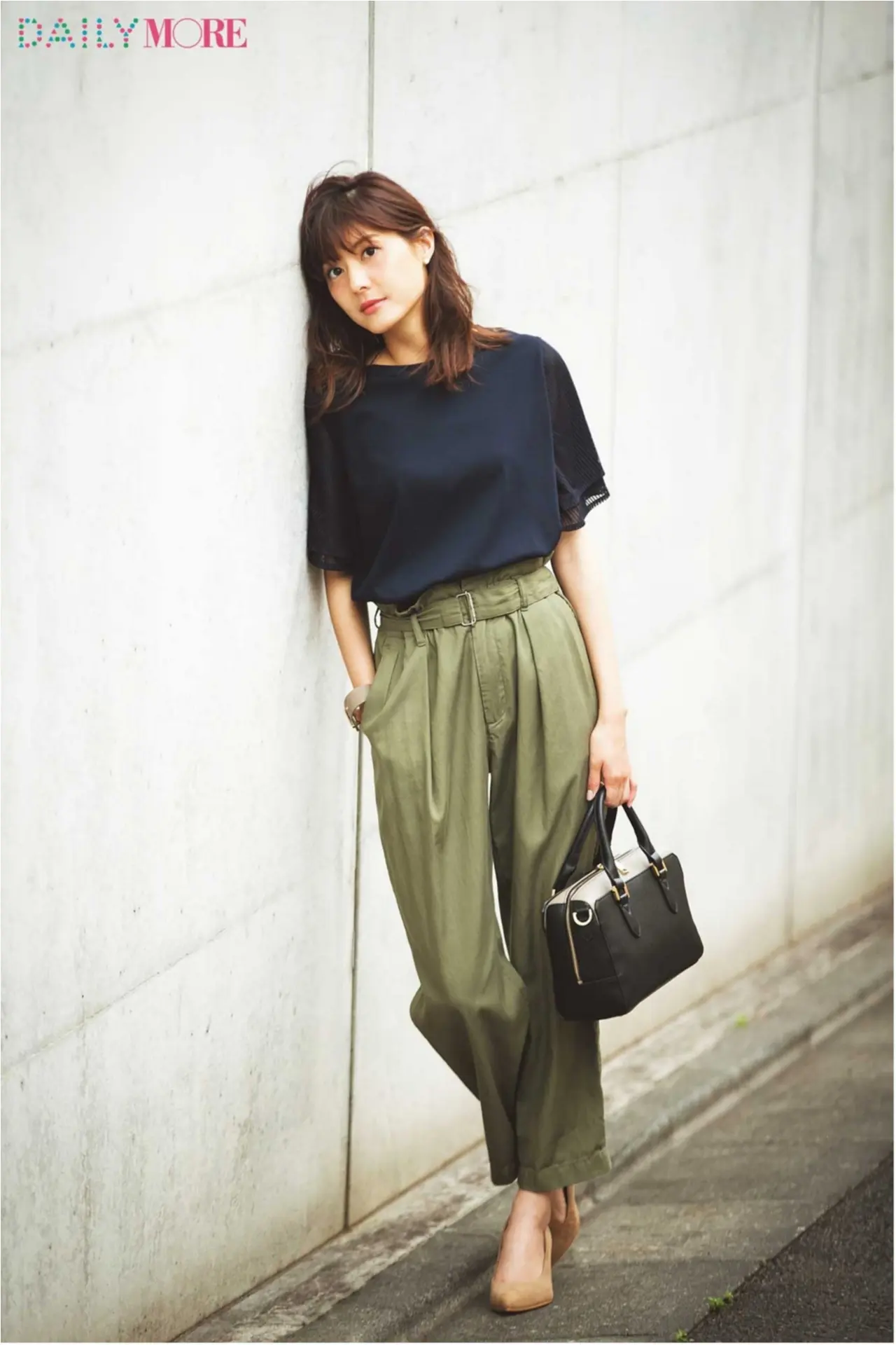 『ユニクロ』と『ViS』とTシャツと。通勤コーデの強〜い味方が話題! 今週の人気ランキングトップ3☆_1