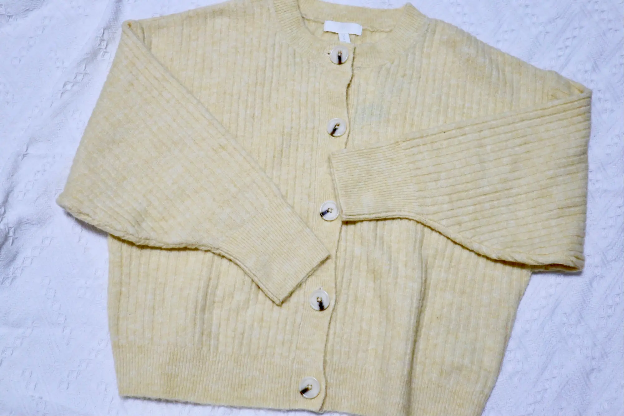 《オンラインストアでは完売❤️》【H&M】今春トレンド‼︎ひよこカラーのカーディガンをget☻_2