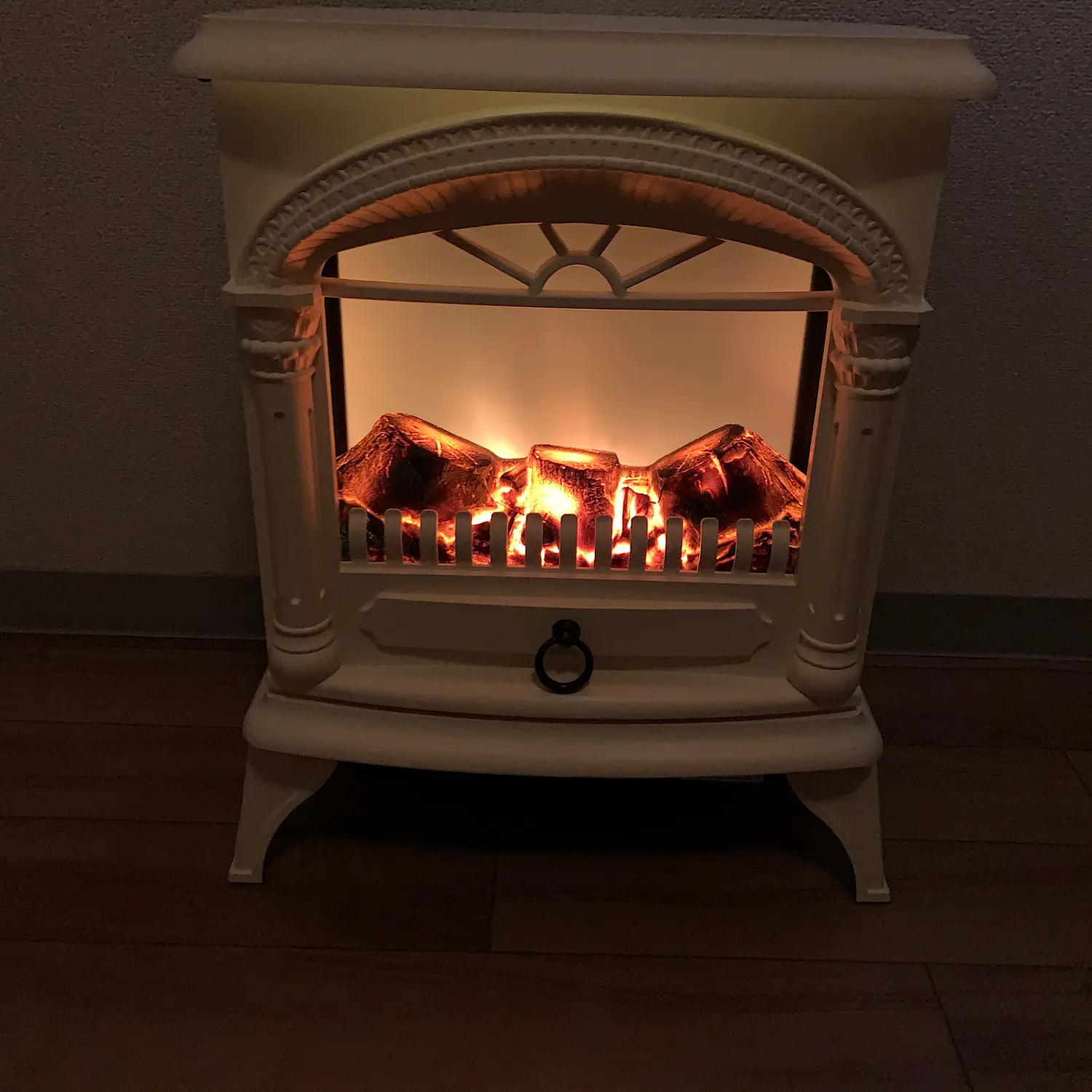 数々のアワードを受賞 ニトリ 暖炉 ヒーター ファンヒーター Thebloomfoundation Org