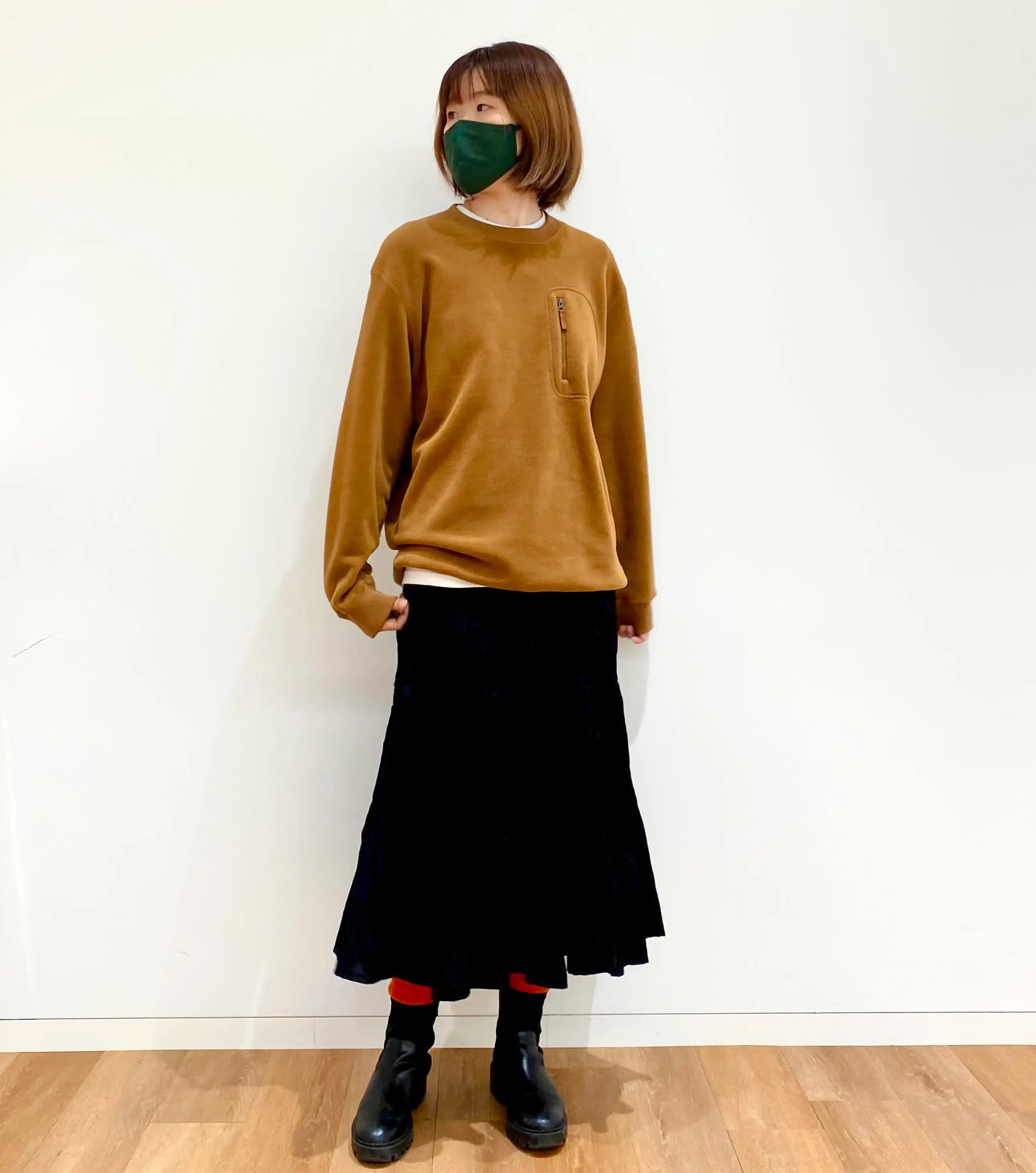ユニクロのフリースプルオーバーを試着