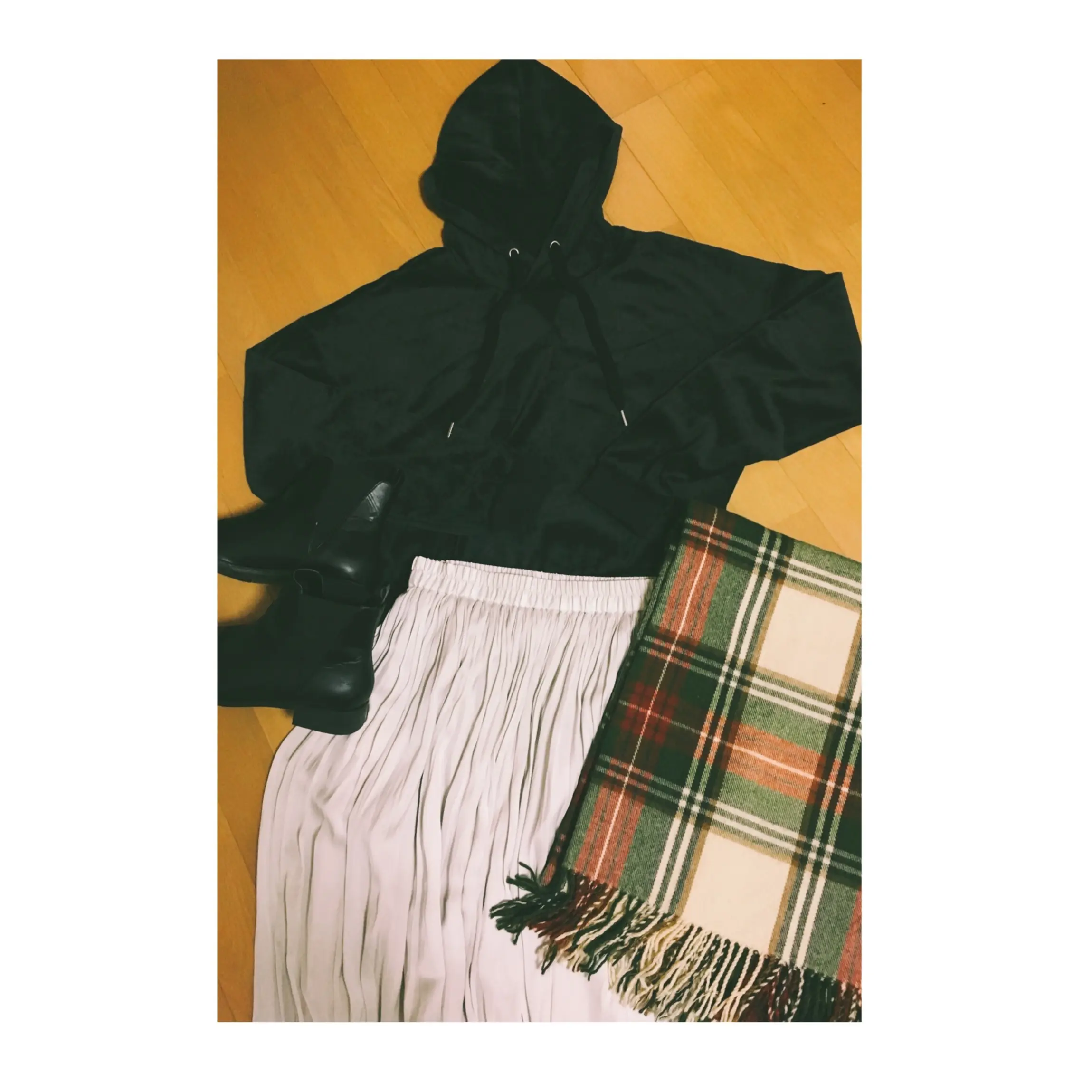 《¥2,000以下★》【H&M】ベーシックアイテムは異素材で周りと差をつける!ベロアのフーディが使えます❤️_3