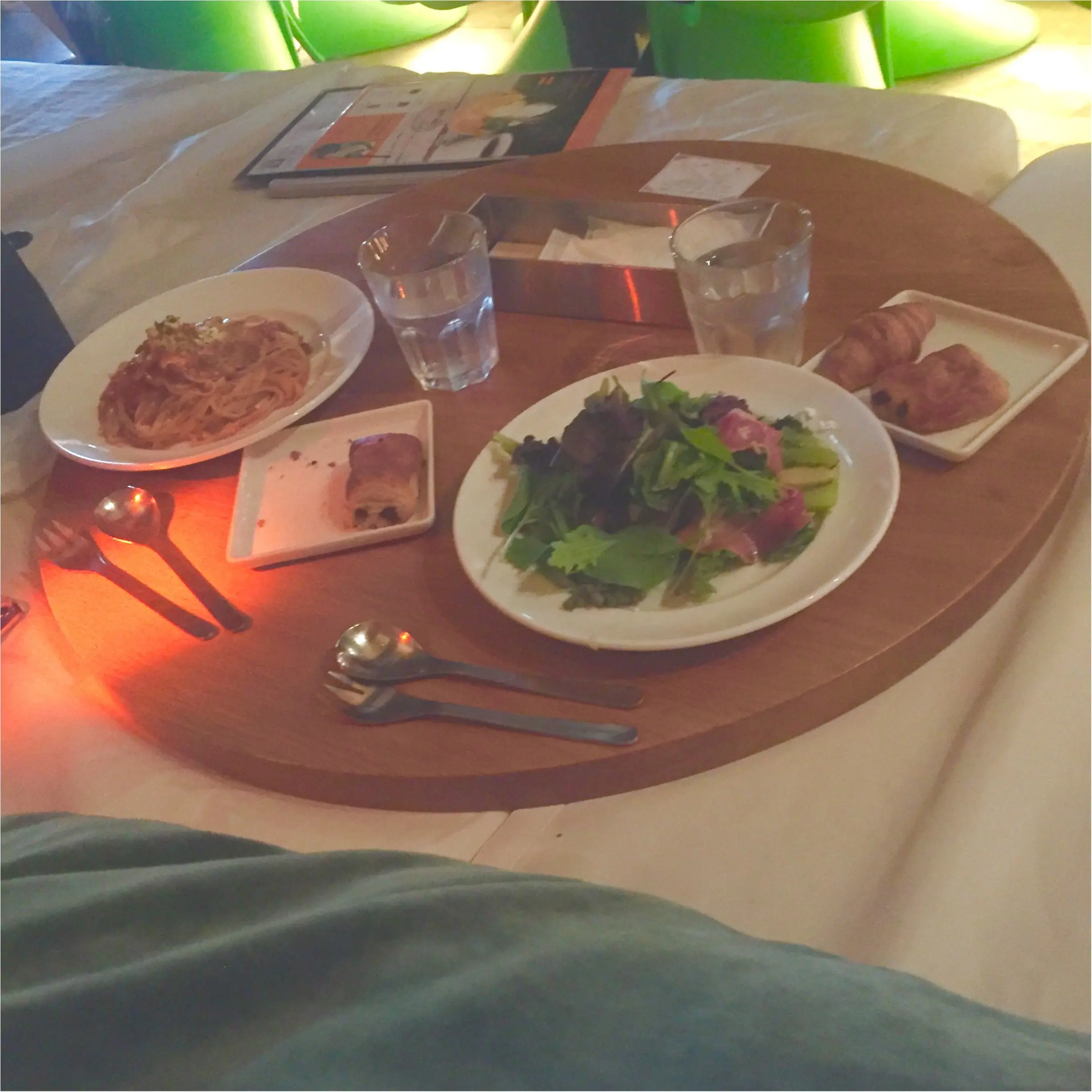 【まったりくつろげるcafe♡】ベットの上で食事??★焼きたてのパンも食べ放題♡♡癒される空間カフェへ行ってきました!!_4