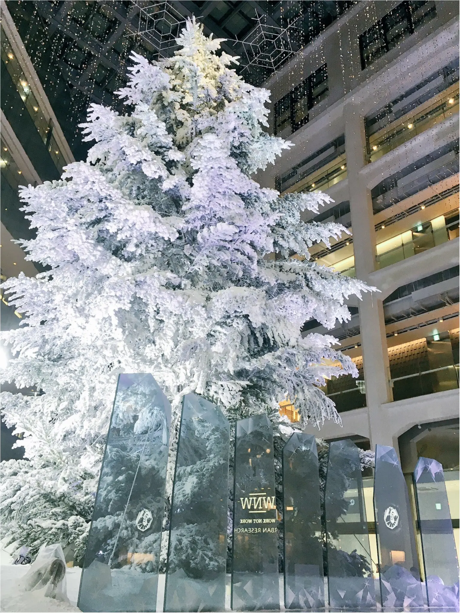 『KITTE』屋内に広がる白銀の世界…!日本最大級、本物のモミの木のクリスマスツリーが今年も点灯(*´ ˘ `*)♡_8