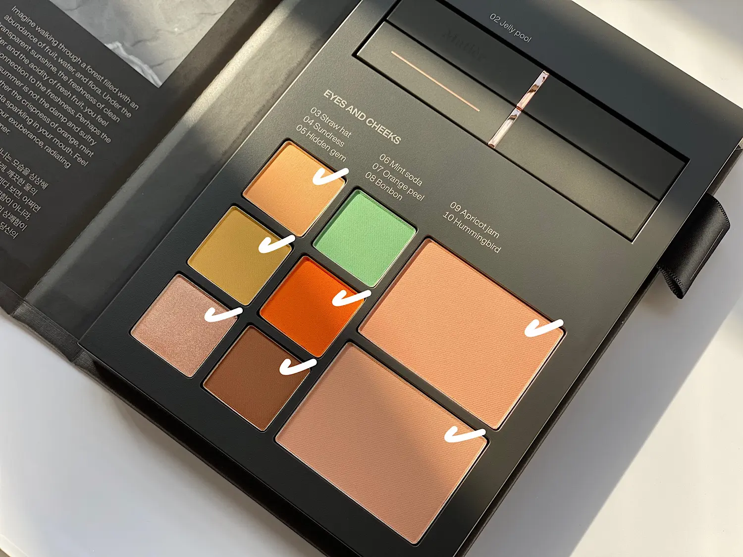 韓国コスメのマティエのMakeup Bookの「02 Frutto Foresta」で韓国で人気のカラフルな果汁メイクに挑戦