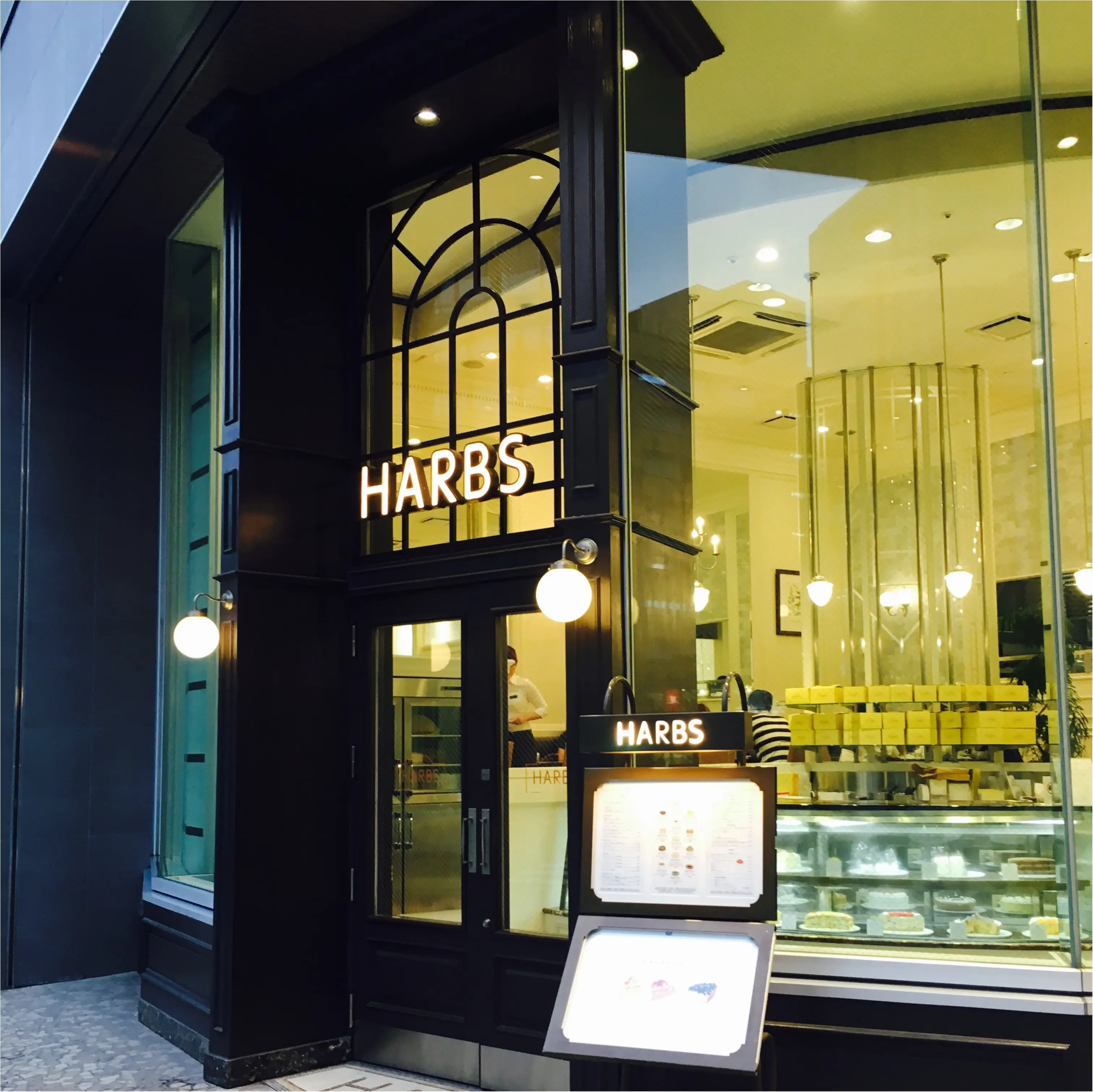HARBSのアップルマンゴーケーキ♡_1