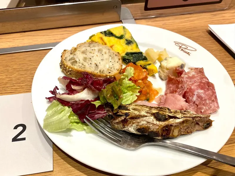 「スターバックス リザーブ ストア　銀座マロニエ通り」の新メニュー「アペリチェーナ」二皿目