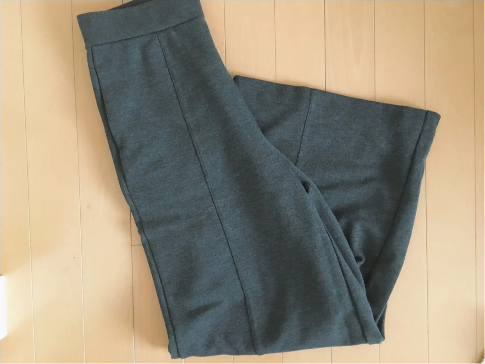 ★《今がお得!!》UNIQLOで、1990円になっているワイドパンツを色ち買い!_1