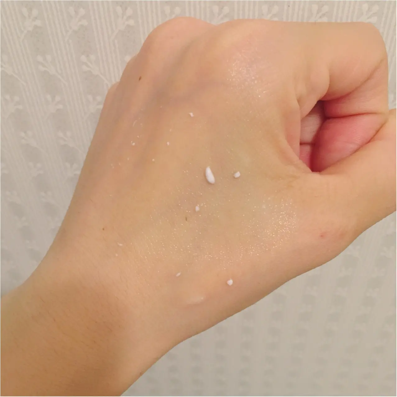 ★梅雨時のべたべた肌に★ワンコインで買えるピーリングジェル、知ってる??_3