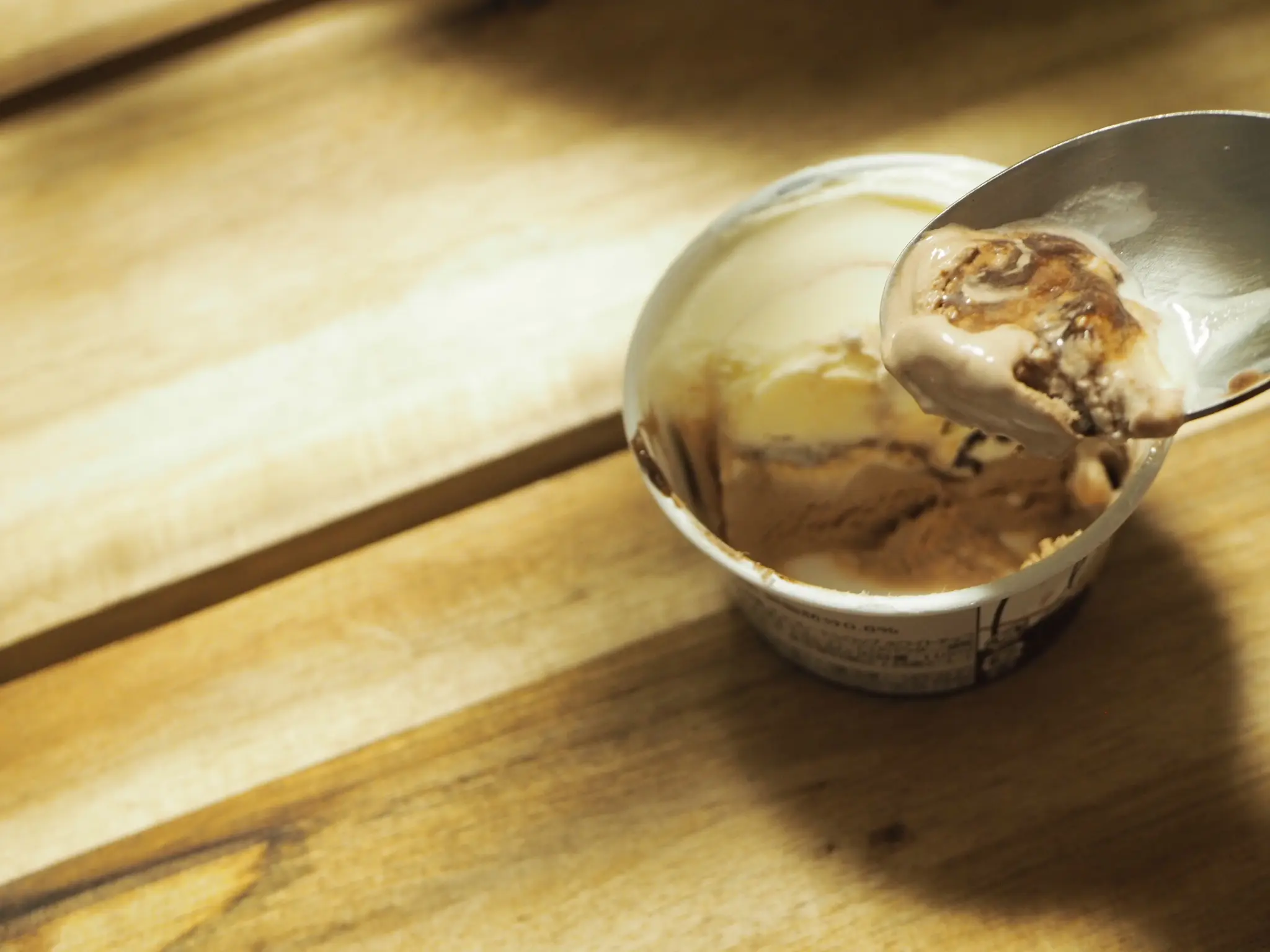チョコ好き必見!【ハーゲンダッツ期間限定】3種類のチョコレートとパリパリ食感を楽しめる《ショコラトリュフ》♡_3