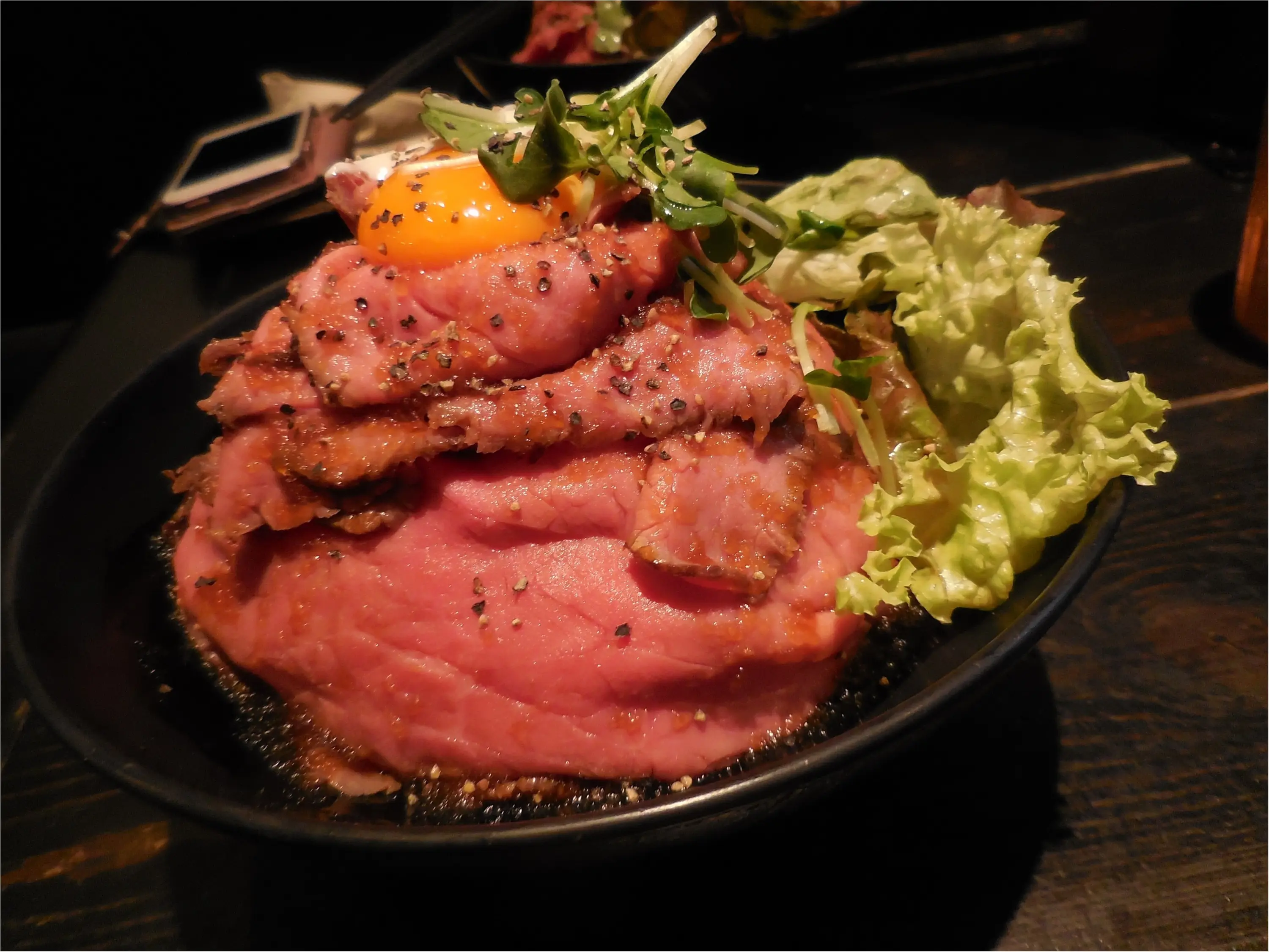 まだ並ぶ!レッドロック原宿店のローストビーフ丼_2