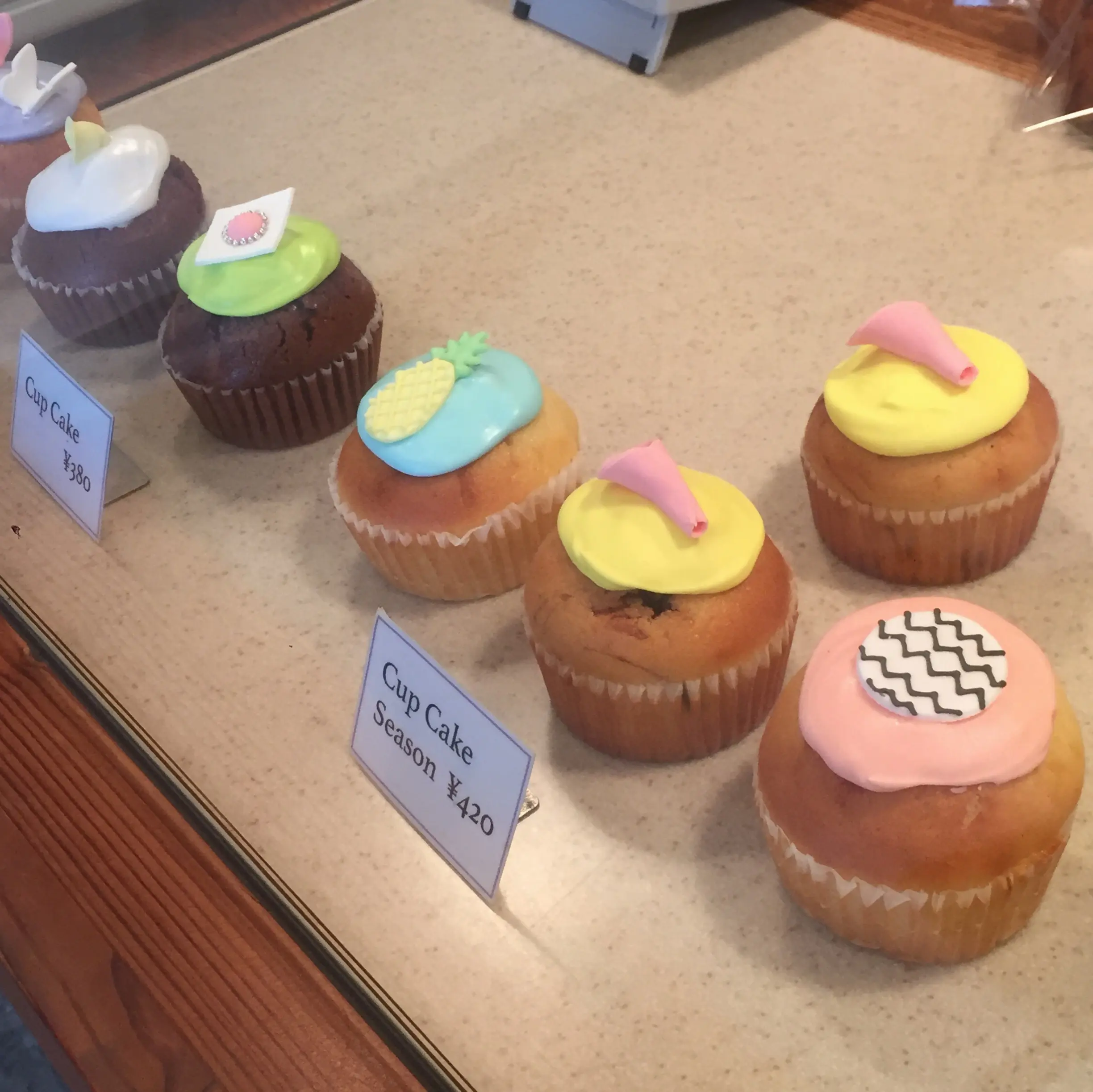 カヌレとカップケーキの名店、フェッタンボンボンはそれだけじゃない!_2