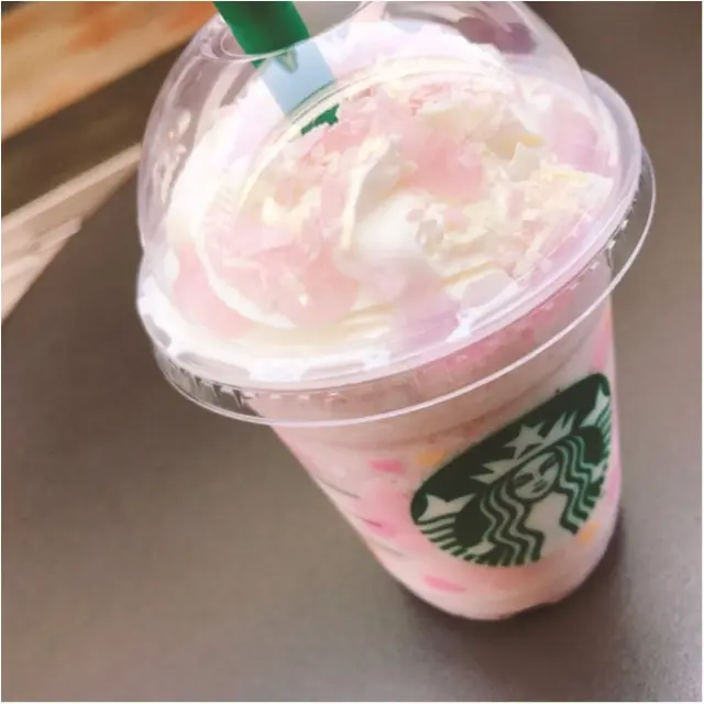 《スタバに桜のシーズン到来★》史上初!「桜もち」コラボの新作フラペチーノをさっそく飲みました♡_1