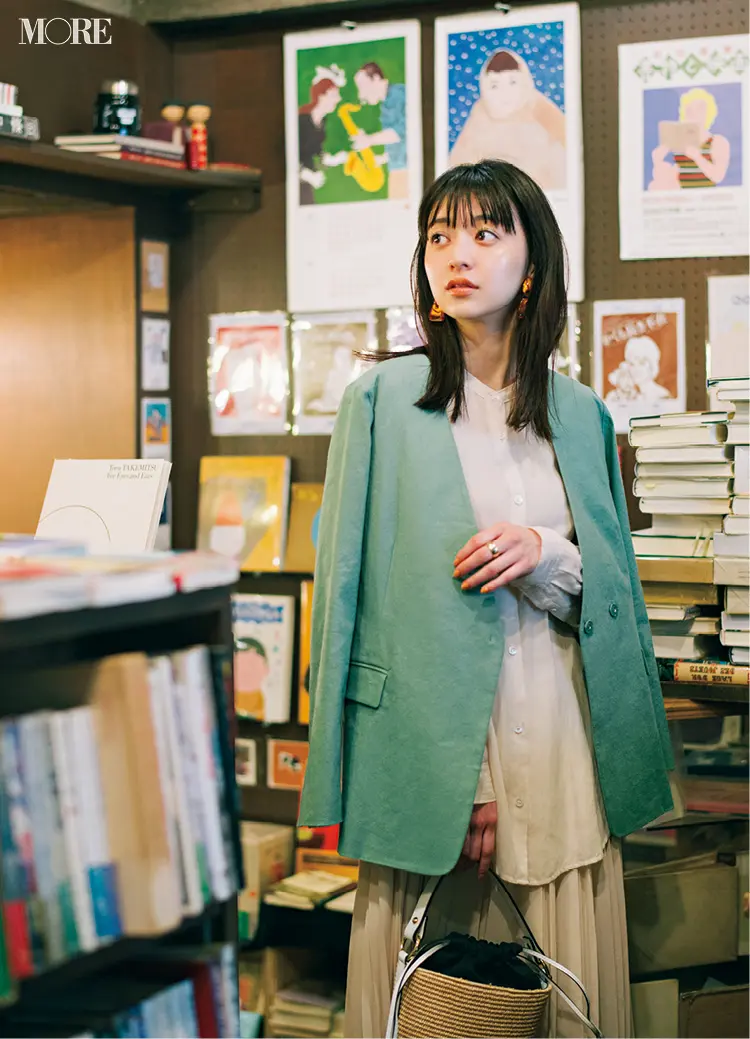 「甘いシャツ」の上にはおるもの、野暮ったくならない4つの正解トレンド!_2