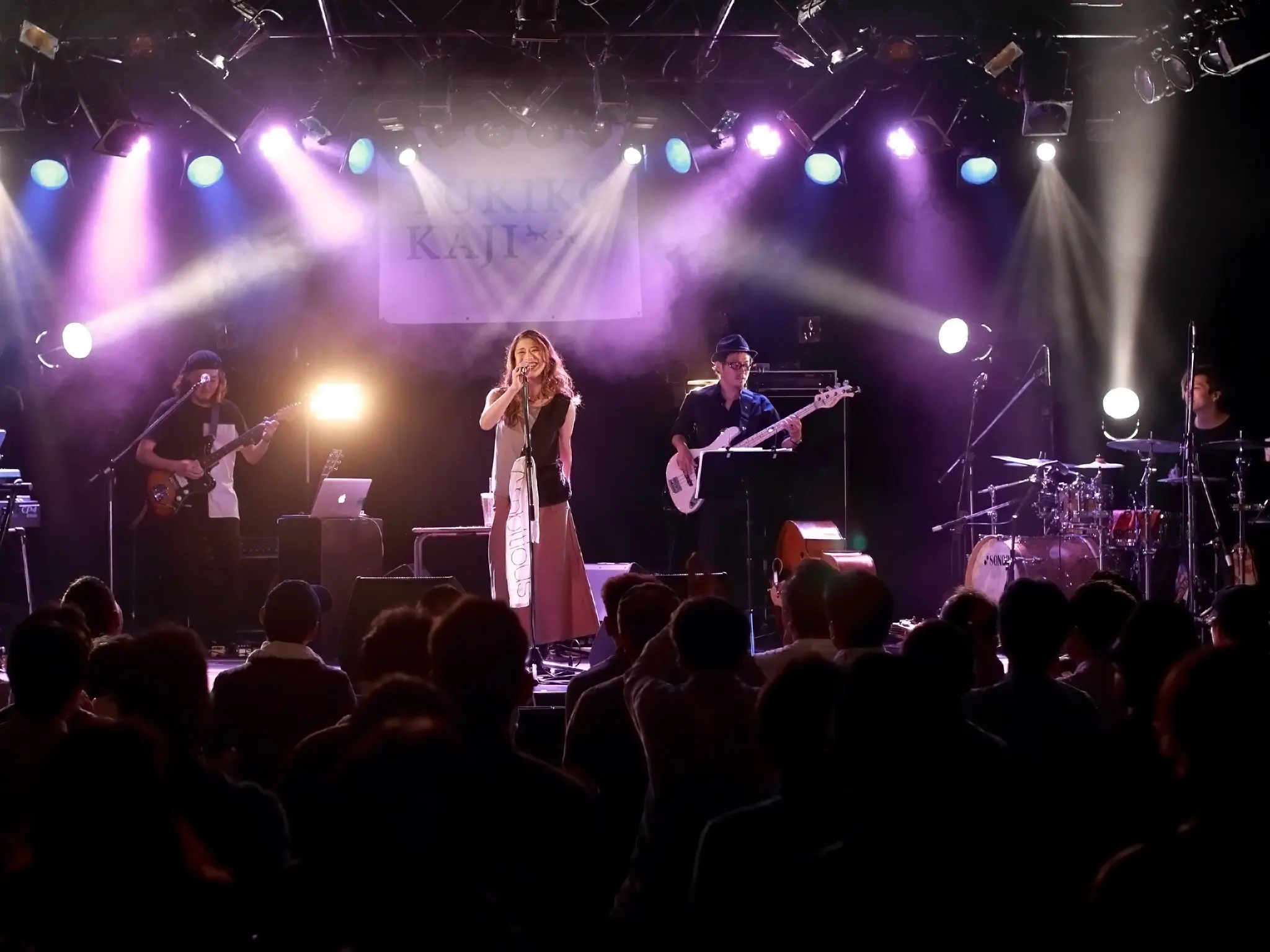 【秋から冬服へ】シンガーソングライターうたうゆきこのLive photo【ファッション】_4