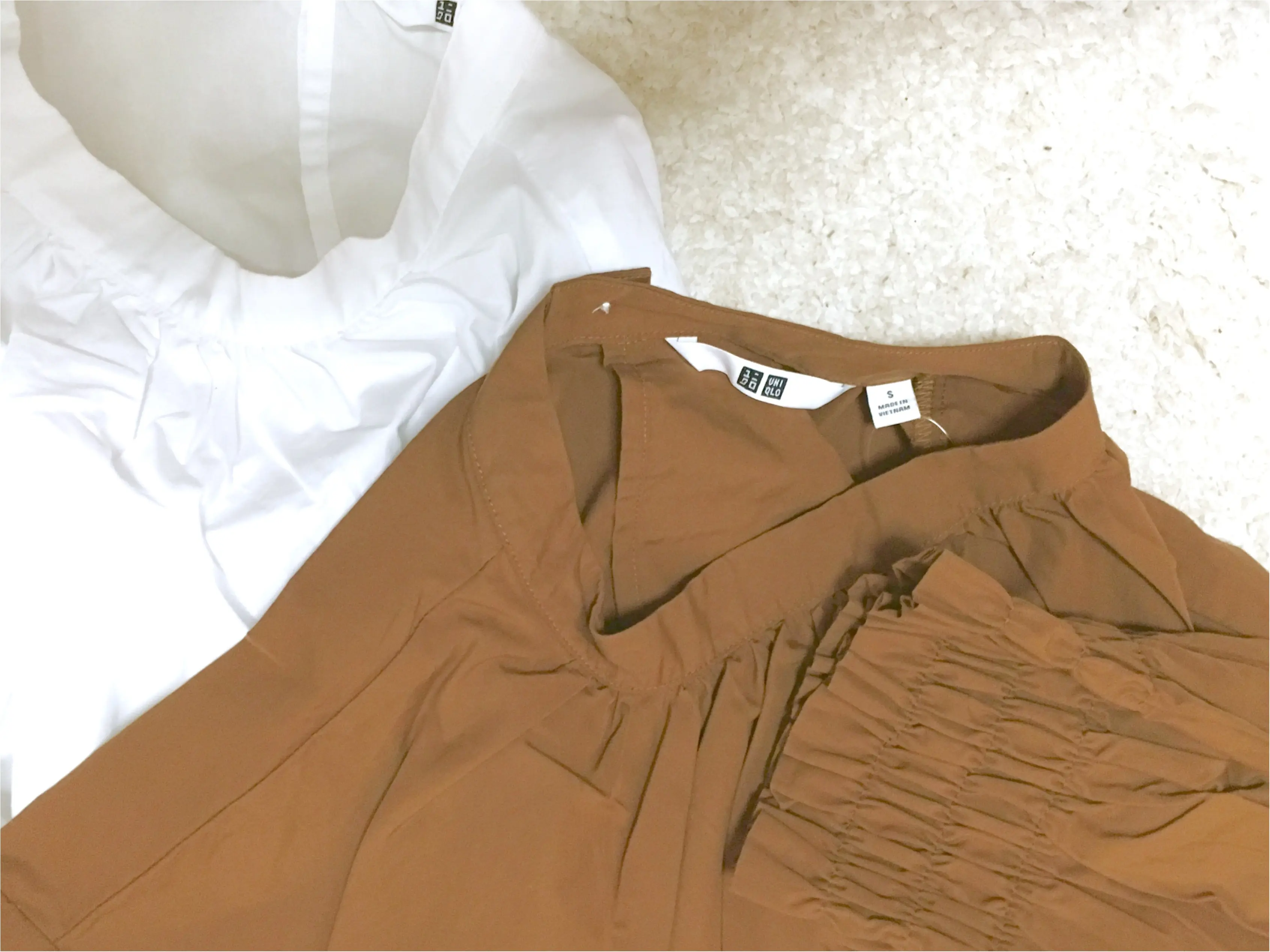 【UNIQLO】発売1週間で完売続出⁈見つけたらマストバイな《秋まで使える優秀ブラウス》❤️_6