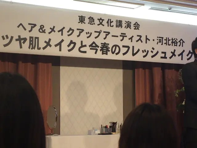 【美しくなりたい人必見♡】河北祐介直伝!ファンデで綺麗<素肌綺麗が叶う⁈《大人の色っぽツヤ肌メイク》作り方編♣︎_1