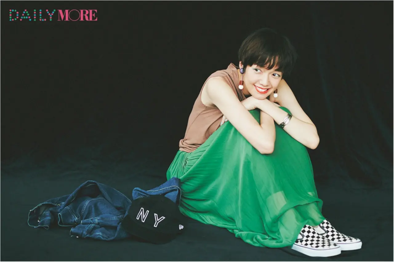 【今日のコーデ/佐藤栞里】さわやかなグリーンと大人なキャメル、こんな色っぽカジュアルでデートしたい♡_1
