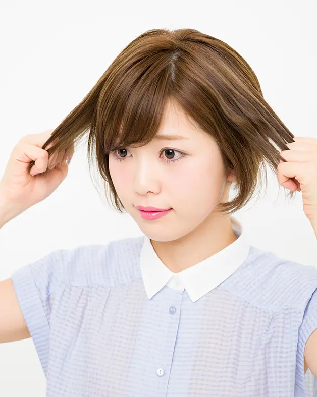 【美容師の梅雨向け最新テク】(2) 朝のお直しブローで“はね・うねり”をレスキュー_1