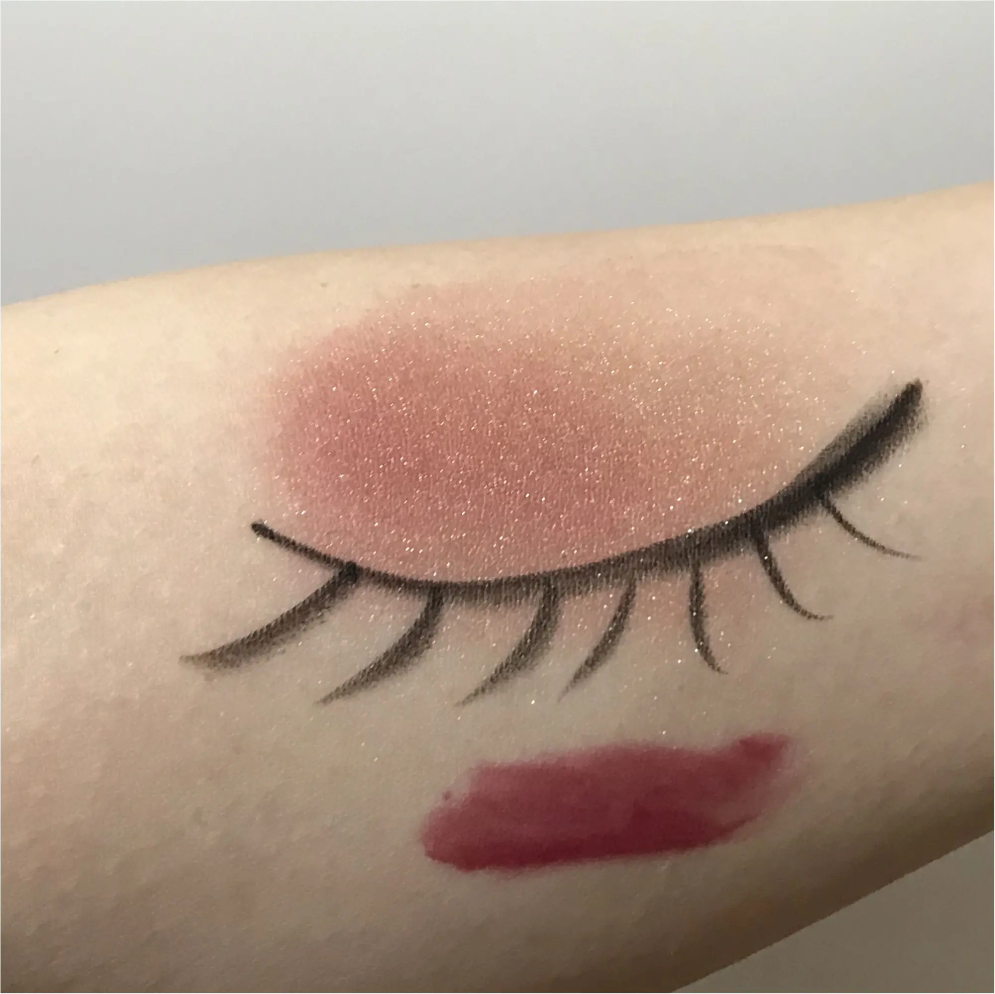 【絶対使えるプチプラコスメ】こんなに発色きれいでこの値段?!必ず使えるプチプラアイシャドウはコレ!!_3