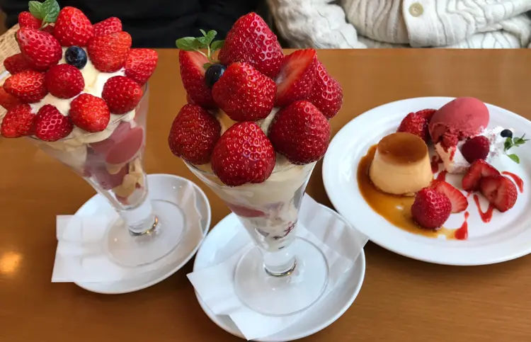 金沢 いちご パフェ