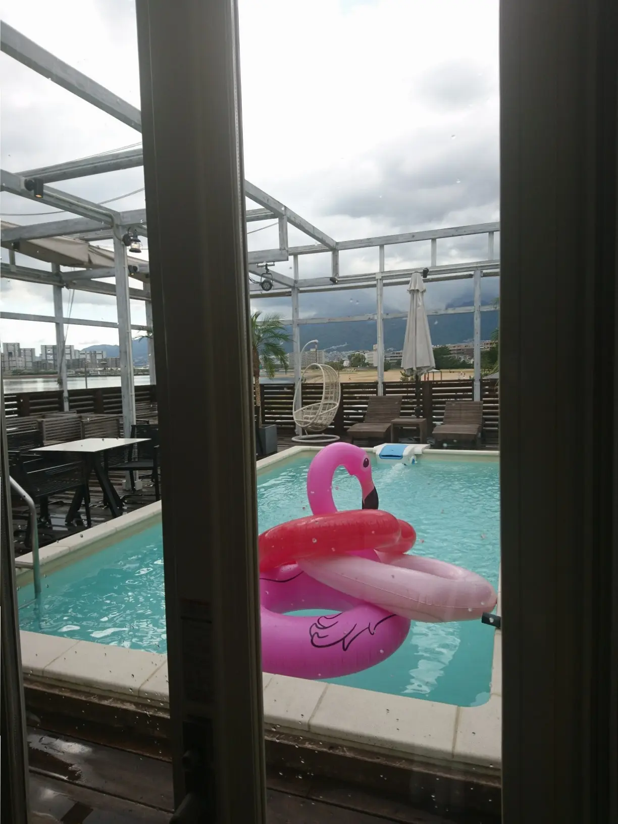 ≪兵庫県・西宮≫夏の「映え」スポットたくさん!海を眺めるプール付きカフェ☆_2