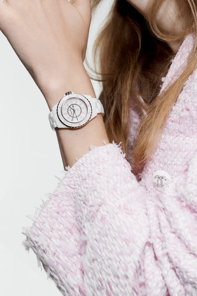 シャネル の人気腕時計 J12 から新作が登場 世界10本限定です ファッション コーディネート 代 Daily More