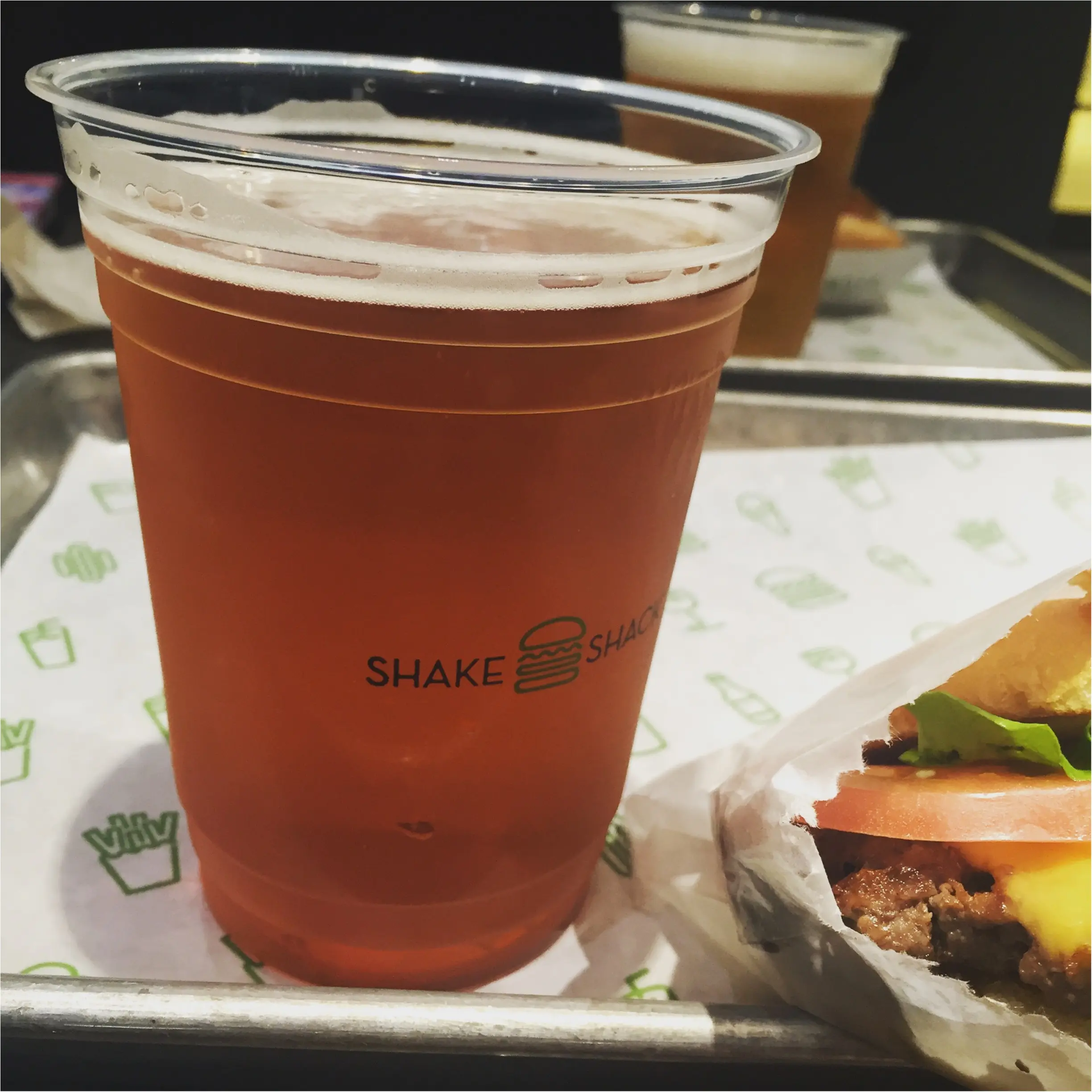 NY発バーガースタンド「Shake Shack」パティの肉感がスゴイ!!✨しかもホルモン剤を使っていない100%オールナチュラルのアンガスビーフ使用しているんです♩≪samenyan≫_6