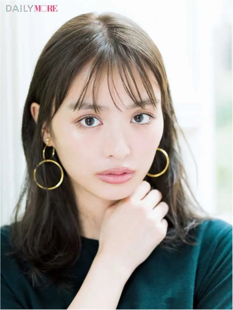 【内田理央の可愛すぎるセルフメイク術大公開!】気分やコーデで選ぶ! だーりおの「スタメン♡リップ」を大公開♡_1