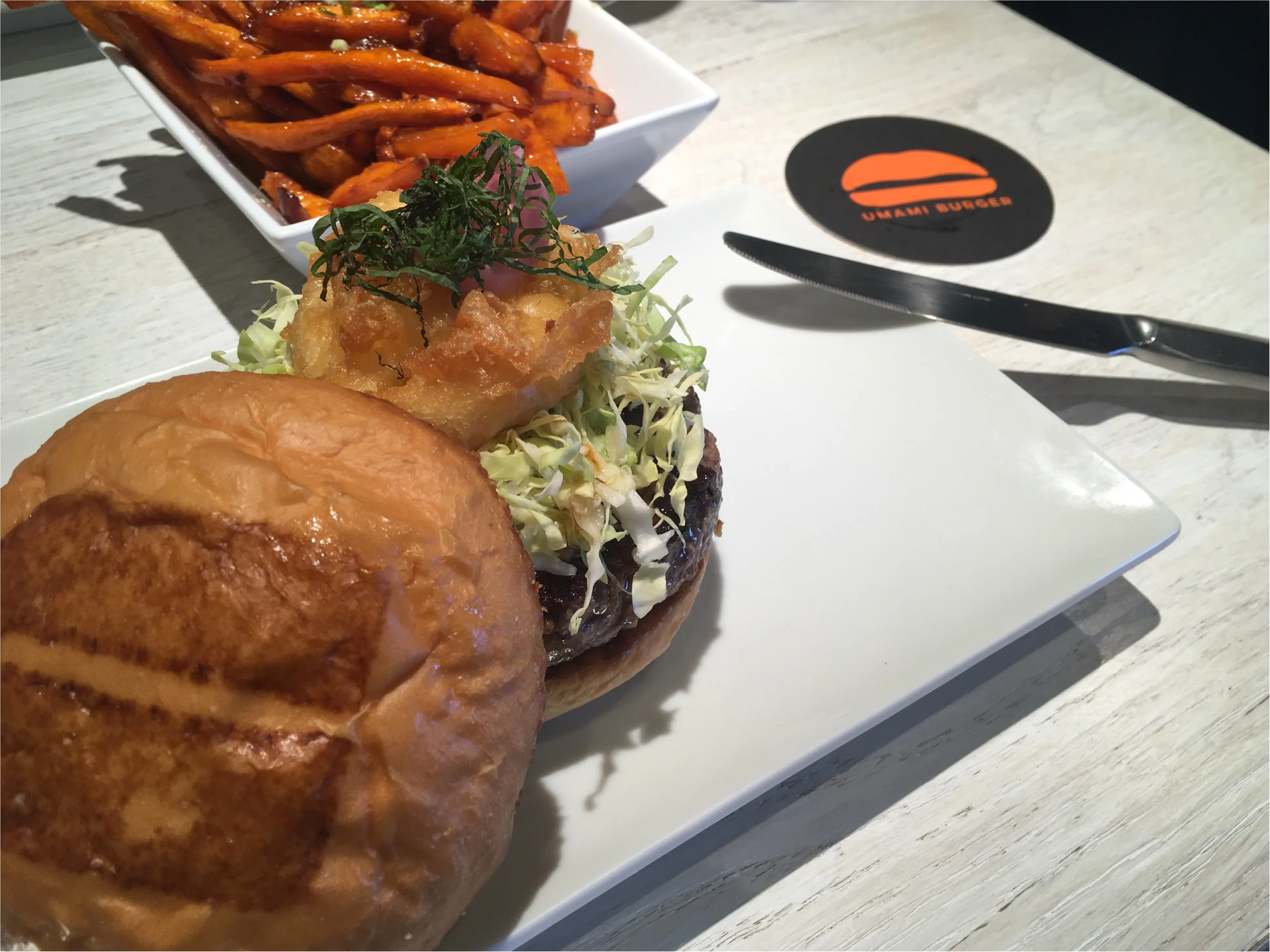 LA発の人気店「UMAMI BURGER」で日本限定の●●●●バーガー食べてきました!!混雑状況は?予約は?テイクアウトは?_2