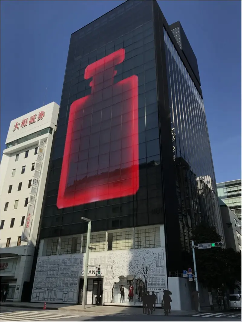 【話題沸騰中!!】「シャネル N°5」の真っ赤な限定ボトルが、渋谷や銀座の街をジャック♥_4