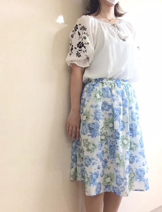 【今日のオフィスコーデ】花花コーデで気分も晴れやかに。_2