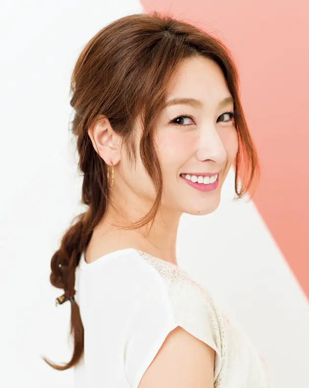 【美容師梅雨ヘアアレンジ】(1)暴走ヘアをレスキュー こなれねじりアレンジ_1