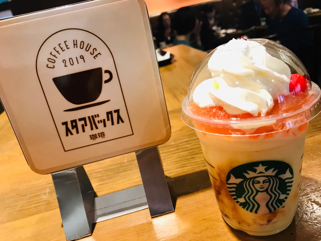 【スタバ】レトロ感溢れる喫茶店登場!?《プリンアラモードフラペチーノ》が想像超えのクオリティ♡_5