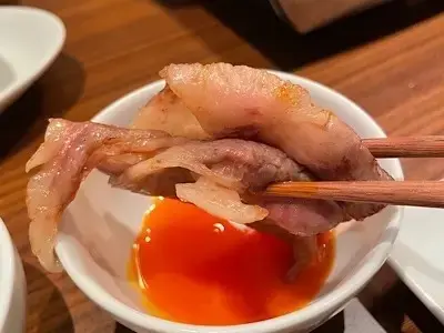 『うしごろバンビーナ』の黒毛和牛サーロインのすき焼き
