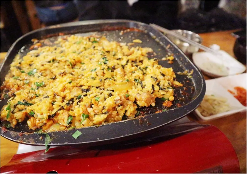 いまキテるあったかグルメはコレ!一度食べたらやみつき♡とろ〜りチーズを絡めて食べる「チーズタッカルビ」☻_4